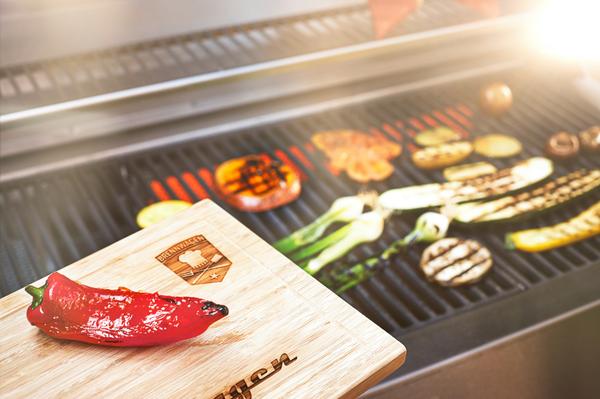 The heat is on! Perfect conditions for a hearty #BBQ feast. Can we tempt you?#Brennwagen #sheergrillingpleasure