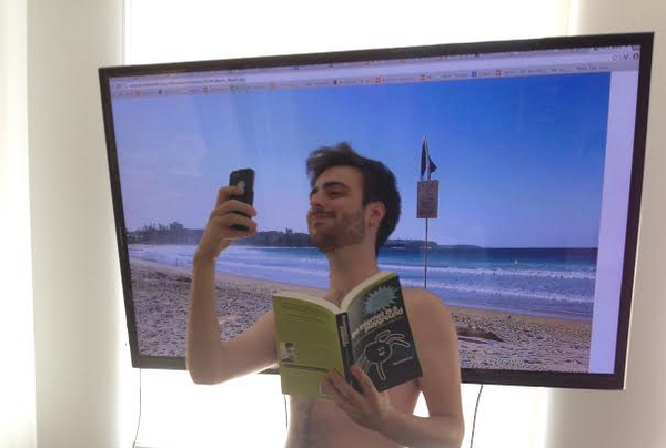 BuzzFeed's tweet photo. Vacationing is expensive. But you know what's NOT expensive? Fakecationing! #Facay http://t.co/ubLbpUIwJE http://t.co/Gi3rxHBUwK