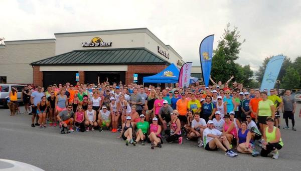 jaxrunningco's tweet image. 175 #sunnyrunners last night @WOBSouthside with @JeffGalloway &amp;amp; @262withDonna @alwaysWYNS @McCaffrey_Chris @oshott