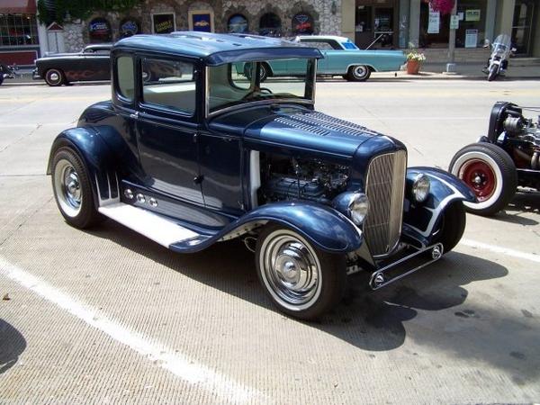 iowahawkblog's tweet photo. The Alexander Bros' Grasshopper truck, inspiration for my Model A coupe #RIPMikeAlexander http://t.co/JkS0zk1riK
