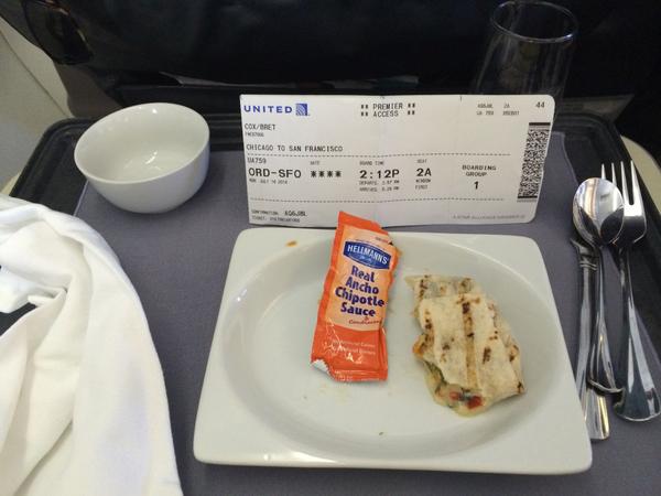 bretrcox's tweet photo. @united This was the First Class meal the other day from ORD-SFO. No kidding, this was it. Wow, just… wow. #fail http://t.co/grhcbmQKeY