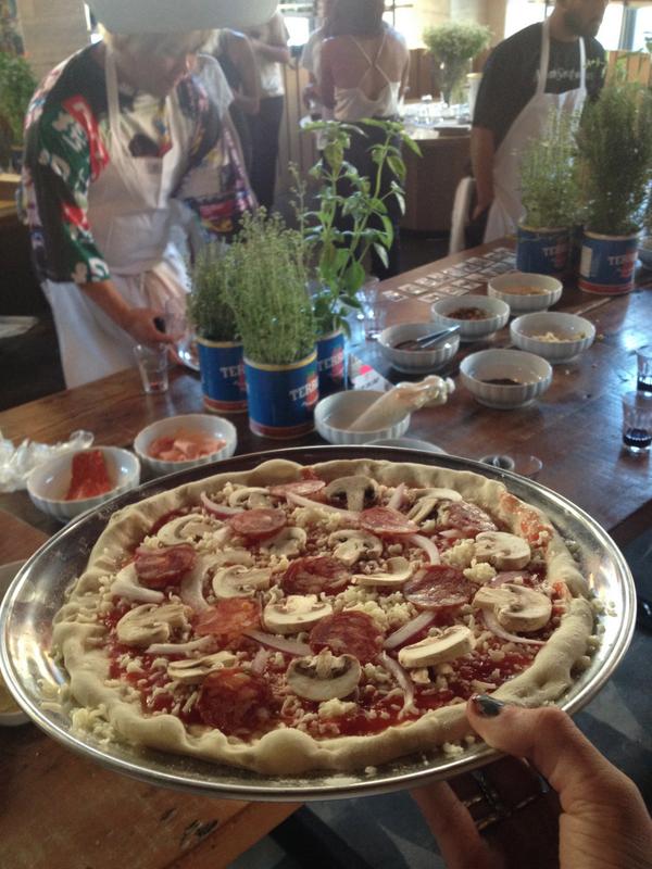 original_xerox's tweet photo. MAKE YOUR OWN PIZZA PARTY at @TerroniLA http://t.co/2DjjfnLFSI