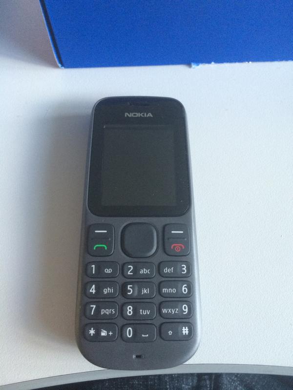 antb10's tweet photo. New 'oldskool' Nokia phones have arrived! Decent if you just wanna make calls and txt! Not great for apps etc!! http://t.co/G4myhatA4f