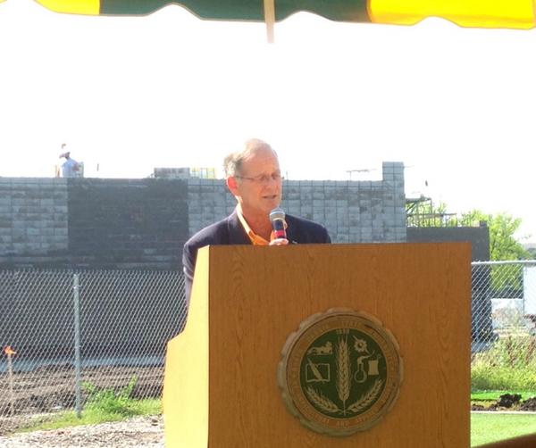 SanfordDarren's tweet photo. Honored to be @NDSU for the official groundbreaking of the @SanfordHealth Athletic Complex http://t.co/45Xg2rU6k5