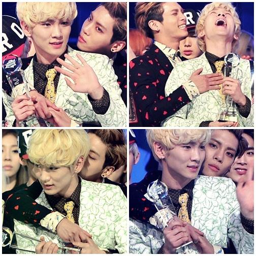 JongKey_TH's tweet photo. เห็นไหมล่ะ จริงๆผมจริงรักน้องจะตาย : ) #jongkeyday http://t.co/6VNyRRwwqf