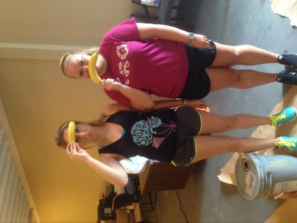 chelshub17's tweet image. Banana Break #ThetaServiceTrip @CourtneyShortni