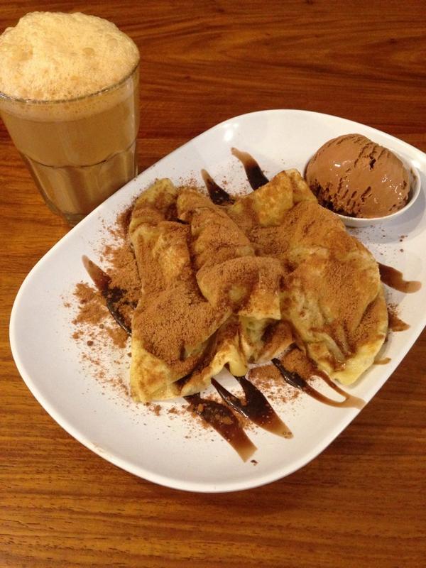 Kombo paling mantappp!! Roti canai milo &amp; Teh Tarik <a href="/mamakkitchen/">Mamak Kitchen</a>