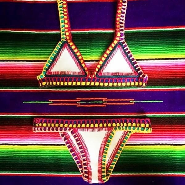 thezoereport's tweet image. Shake up your beach look with these bright baubles under $50: rzoe.co/beach-baubles #jetsetstyle