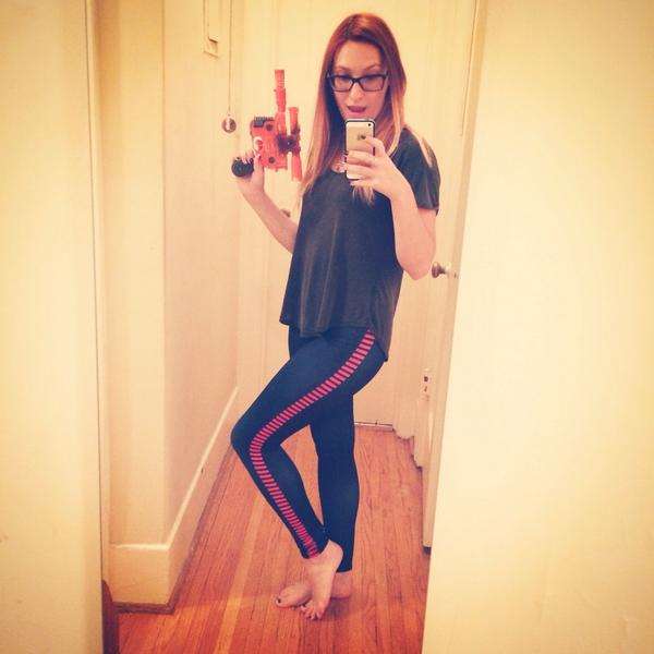 SamMaggs's tweet image. FINALLY got my hands on these amazing Corellian Bloodstripe leggings from @goldbubblecloth! #shootfirst