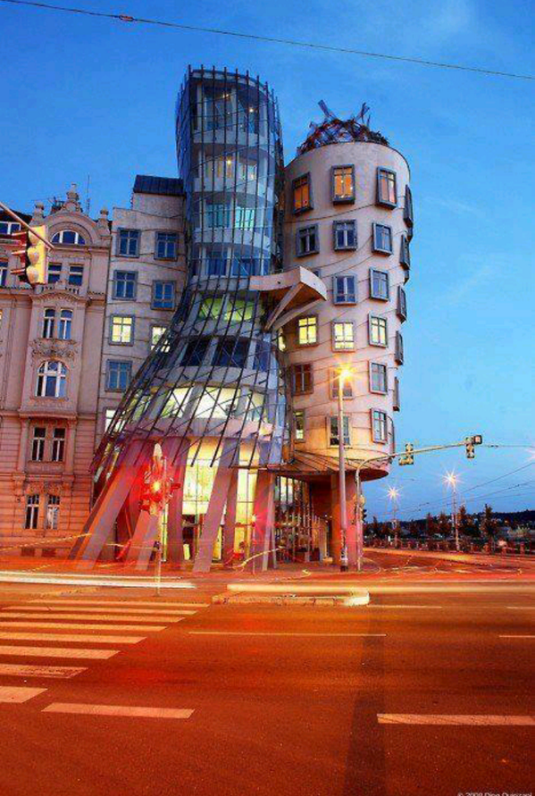 _Paisajes_'s tweet photo. Casa de la musica, Praga, #RepublicaCheca http://t.co/aIL63unVqJ