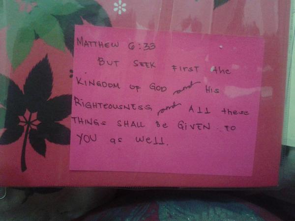 colet_redeemed's tweet image. Review mode. For God's glory :) o_0 #eyebags #prelim #MatthewSixThirtythree  #GODFIRST
