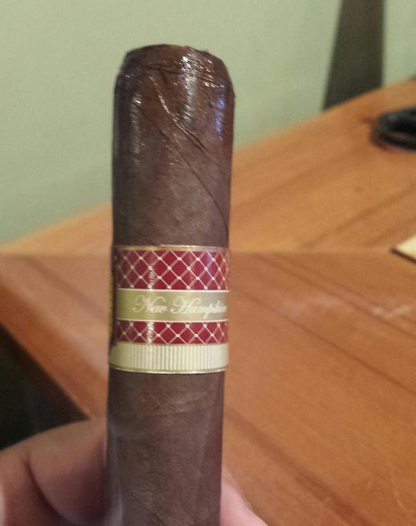 GateCityCigars's tweet photo. #NewHampshire GCC Cigars.. Come by 2guys and show some love! http://t.co/ZQd1jz6U2b