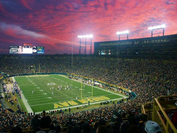 Best_Facilities's tweet photo. Lambeau Field http://t.co/liUQDKSCPL