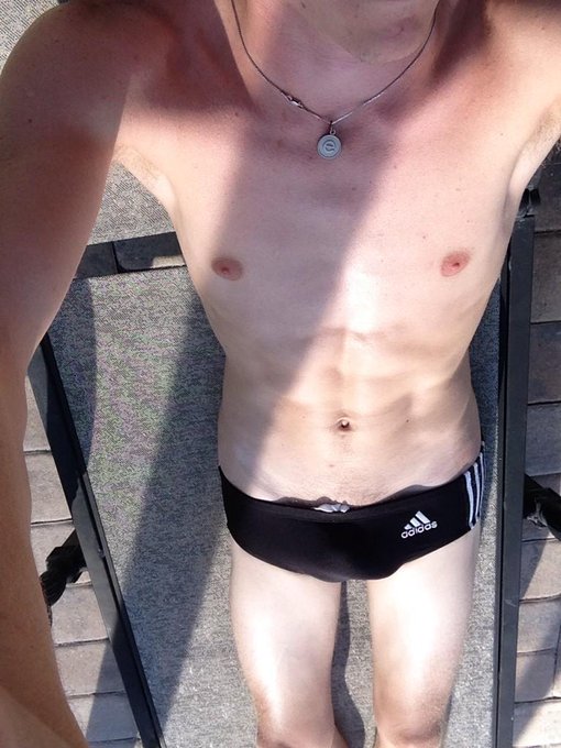 Catching some rays in my #speedo who's ready for #AD tonight RT #sexywebcamguy http://t.co/ZrtHyqi6C