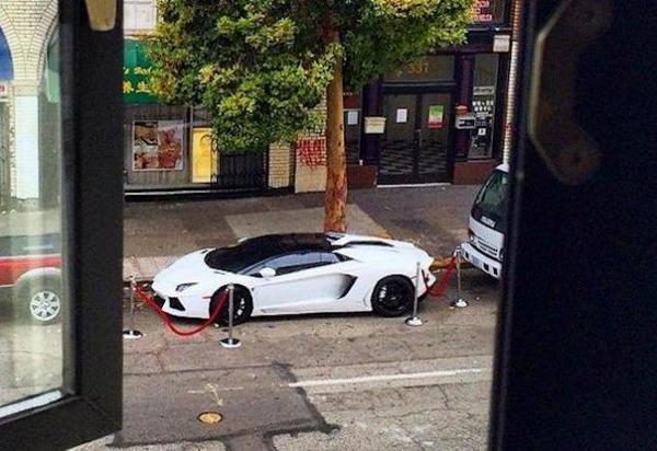 LegionHoops's tweet image. Marshawn Lynch is the man...check out how he parks his Lamborghini.