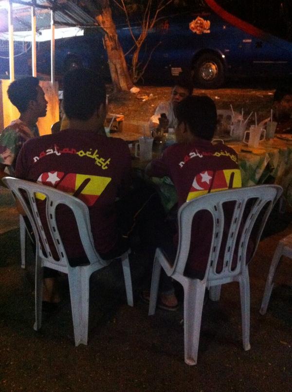 FirdausPutra97's tweet image. yess dpat tngkp lagi 2org pkai bju rasta rocket @RastaRocketC  #lokalah #supportourlocalbrand