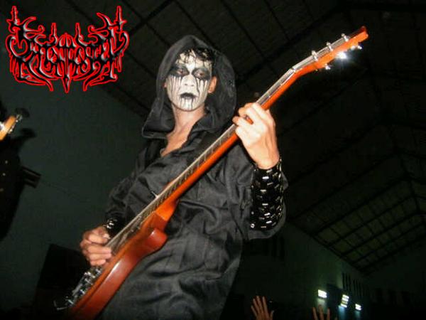 Happy birthday buat gitaris kami <a href="/zhakySA/">Z.A.C</a>. Satan bless you ! :)