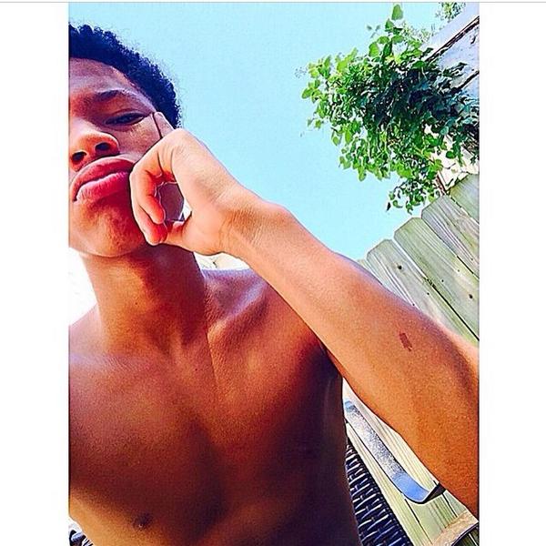 Bvsedandre's tweet image. Waddup ❤️😒