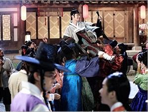 BtL2yomIIAAhksb.jpg:large