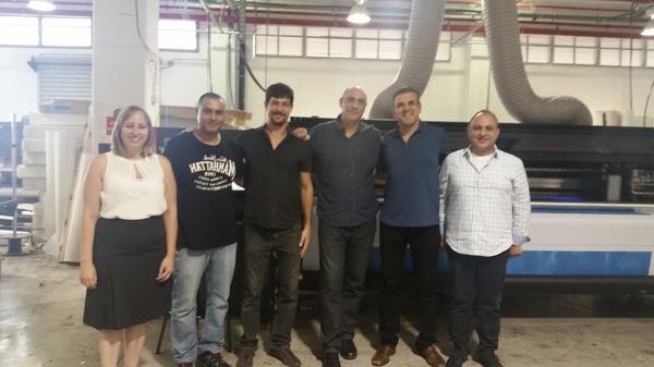 GuyGecht's tweet image. Visiting family&amp;amp;customers in Israel as the fighting continues.Here is Barak &amp;amp; their #VUTEk,1st #LEDprinter in Israel.