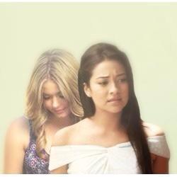 Ashl3yRB's tweet image. #EmisonDate #EmisonTonight #EmisonEpicKiss #PLLDay