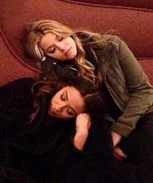 LifesNotFlair's tweet image. #EmisonDate