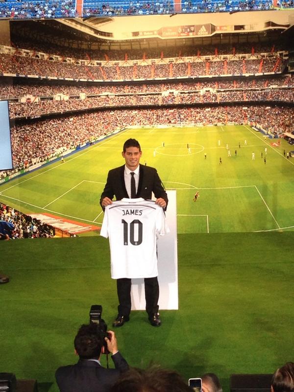 realmadrid's tweet photo. #BienvenidoJames #HalaMadrid #JamesRodriguez #James @jamesdrodriguez http://t.co/W0JIOjdEdb