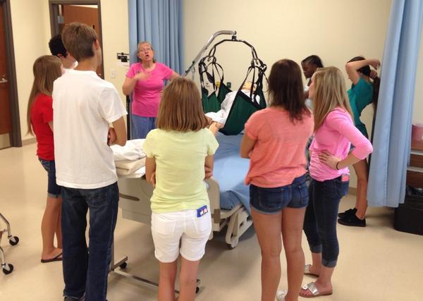 HarnettCoCTE's tweet image. HCS Middle School students participating in the Healthcare Career Camp at CCCC #nursingassistantprogram