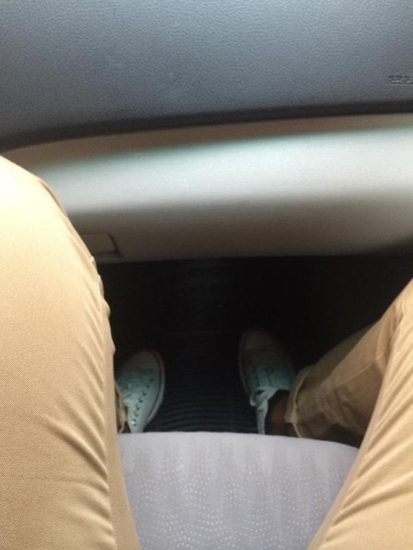 Mister_Harrison's tweet photo. @lridgwell92 @SirDaveHarrison I could really use one right now... This is not okay... So much leg room! http://t.co/chKJESbZcZ