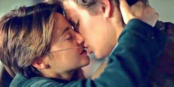 SoyPoetwitero's tweet photo. "Cuando alguien te hace una mejor persona, sabes que esa persona debe estar en tu vida" http://t.co/uhBgLfX1FR