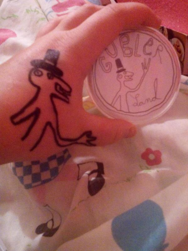 House_Minds_'s tweet photo. @GUBLERNATION  My diagon goosberry tat I put his hand on my thumb so I can make him wave!! Lol  #gublertattootuesday http://t.co/2bNTclM1E6
