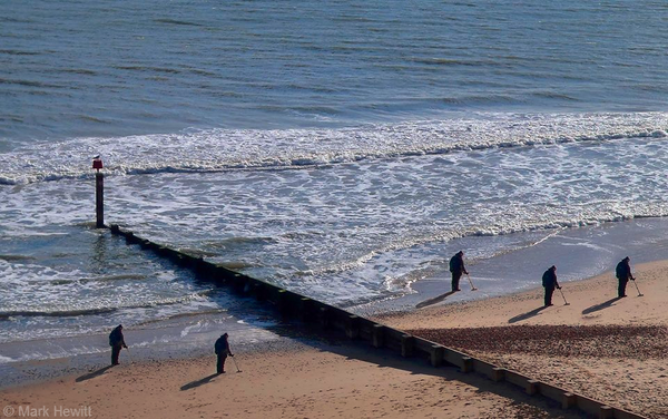 GCGBournemouth's tweet photo. There must be an easier way to find gold coins in #Bournemouth ?? http://t.co/cS8uBElaLG