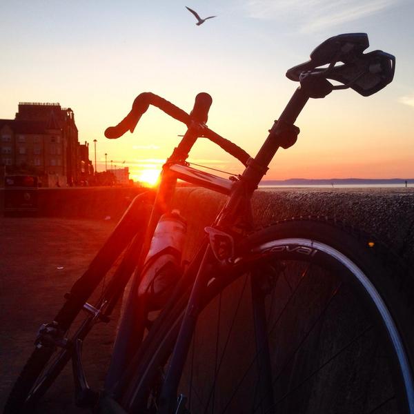 reizkultur's tweet photo. Another stunning #sunset - lovely ride at Portobello Promenade @LoveEdinburgh @edinburghpaper@edinburgh #cycling http://t.co/OmEBP3Qczm
