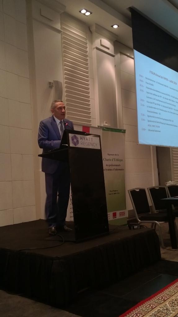EconomieNumeric's tweet photo. Monsieur Le Ministre @MyHafidElalamy intervient ce soir au ftpur @ApebiMaroc http://t.co/pcAK04HJlc