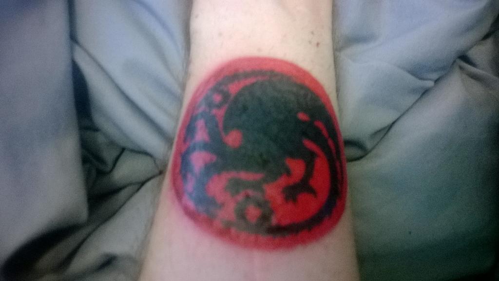✖️HOUSE TARGARYEN 🐉✖️ one of my flash pieces done today 😃🙌 more game of  thrones tattoos colo… | Game of thrones tattoo, Targaryen tattoo, Dragon  tattoo for women