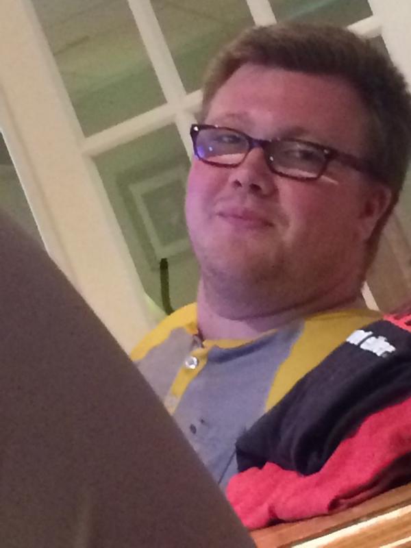 flatwheelsmatt's tweet photo. "Can we go get like 78 wings each" "if we don't go to wing night this week, I'm gonna fuckin lose it" @Mitchell_Mac28 http://t.co/4X9E8NKx8u