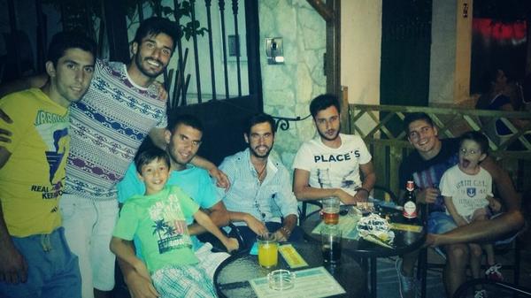 Julitoleal90's tweet photo. @EsauElv @Julitoleal90 @alvaroratii90 @Jose8Heredia @david4jarava http://t.co/9SbrHZOsOr