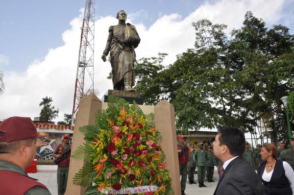 Metro Los Teques rehabilita parcialmente plaza Bolívar de Carrizal
