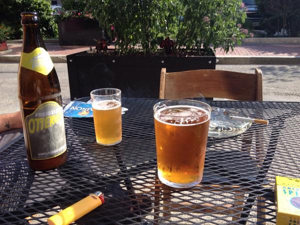 FaustPVD's tweet photo. #freigeist kölsch with my buddy @bodegamalasana #goodtimes http://t.co/yQWqNsDBlN