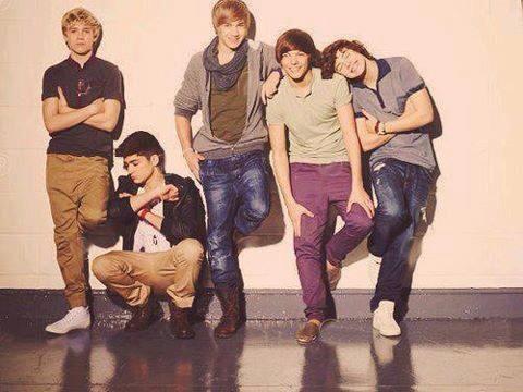 hannygonz's tweet photo. #4YearsOf1D #4YearsOf1DThankYou #fouryearsofonedirection #ThankYou1D #somuchlove ❤️❤️❤️ @onedirection http://t.co/UzyhP0uQDj