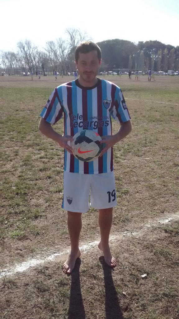 MarcosMe pidiendo capitania con la nueva casaca del fla #FlazeroFP