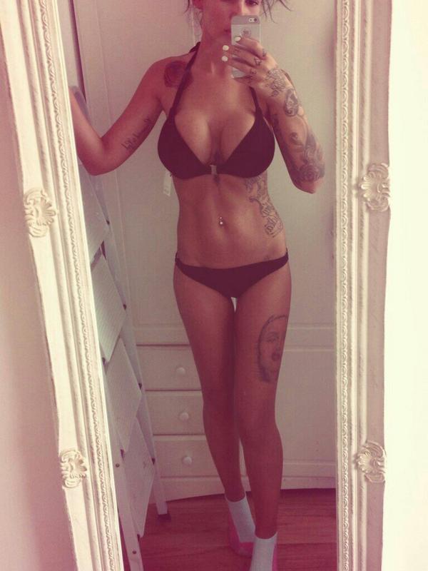 InkedBabesXXX's tweet photo. RT @MissElliotte: http://t.co/lDSyOAXA1M” 💋