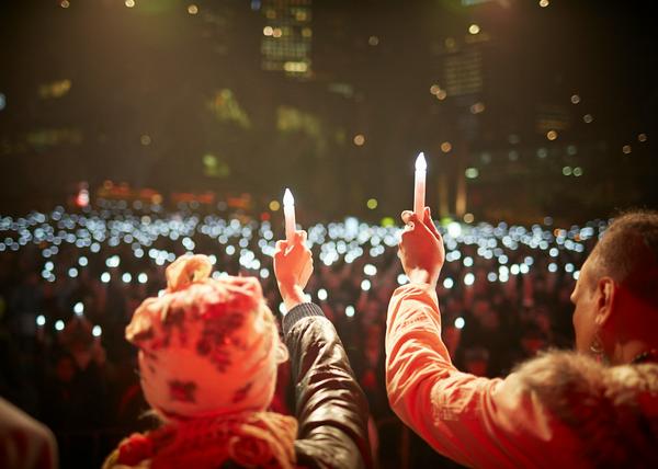 AIDS_conference's tweet photo. Candlelight vigil to remember the #AIDS2014 delegates killed on #MH17 and those who lost their life because of AIDS http://t.co/i5V0G5KaRJ