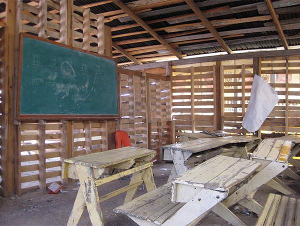 Excelsior's tweet photo. La SEP, CFE y la SCT llevarán luz e internet a todas las escuelas públicas. @PaolaVirrueta te informa #ExcélsiorTv http://t.co/z9tXBWcoef