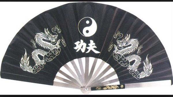 AssassinNinjaAC's tweet image. *takes a fighting stance with my fans and looks for any takers*