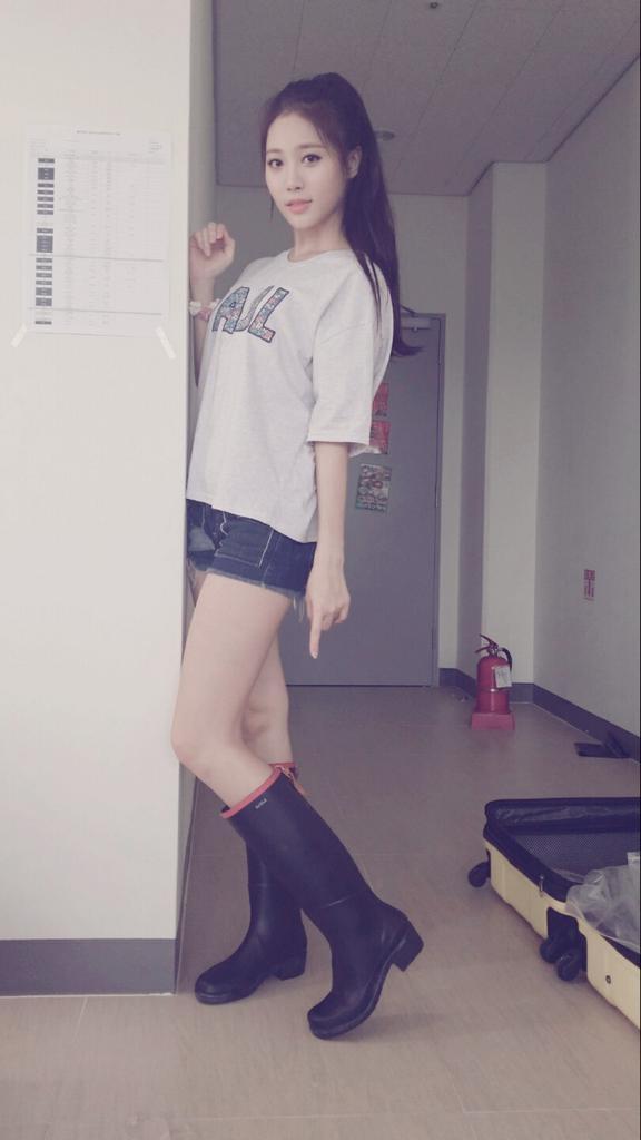 BtMbANnCYAAbK0y.jpg:large