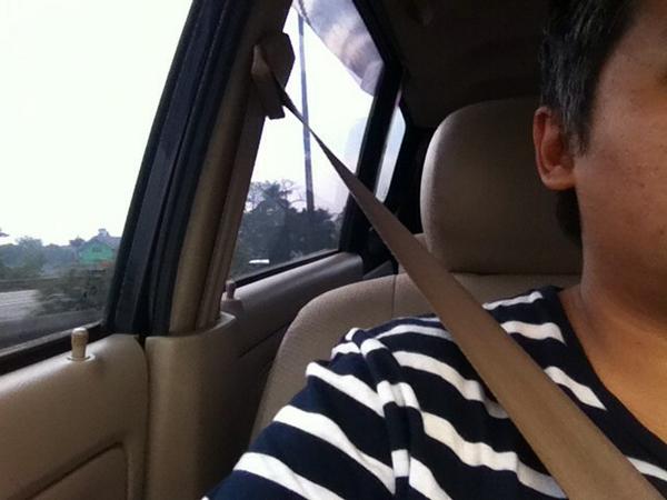 bobanbonbin's tweet photo. #igosafe with seatbelt http://t.co/jqMqGZmerg