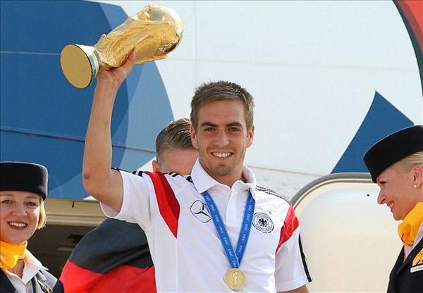GET_BENCHED's tweet photo. Germany desperately need Lahm, insists Beckenbauer http://t.co/7lZYPdlywS #WorldCup http://t.co/rajt5wqXzv