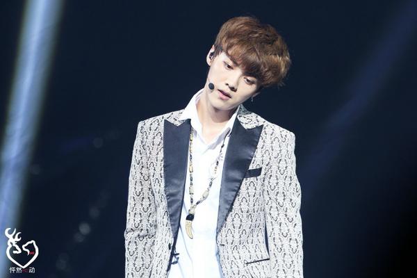 Bank_size56's tweet photo. [PIC] 140718 #LUHAN - The Lost Planet in Shanghai #1
http://t.co/OeXbMlRJZJ
http://t.co/48Uhx3lWmX
[CrFlipped_KaiLu] http://t.co/N0gdei6mql