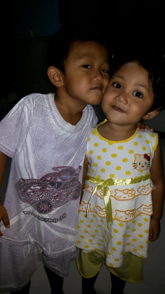 PutThree08's tweet image. Selamat hari anak nasional,sehat terus anak2ku. We love you